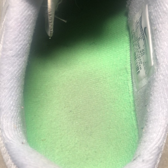 Nike Training Shoes -💚💙🤍- Barely Worn - Picture 10 of 15